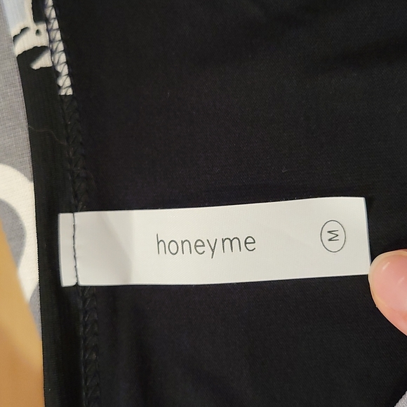 NWOT Honey Me Raglan Tee - Picture 5 of 5